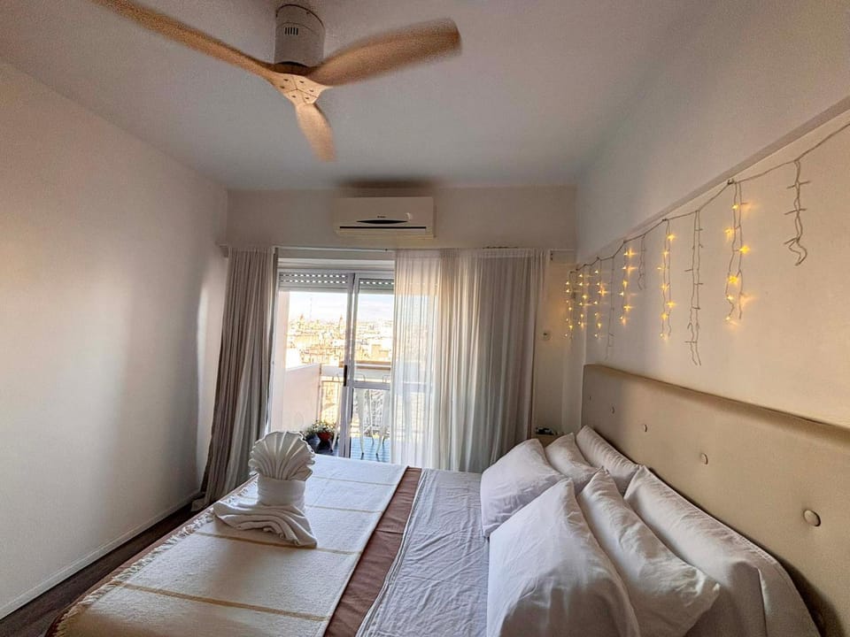 Bed, Bedroom, air conditioner