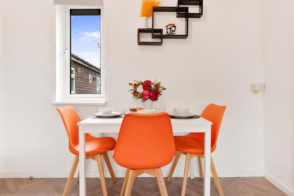 Centrally Located Apt with Parking Apartment in Walsall