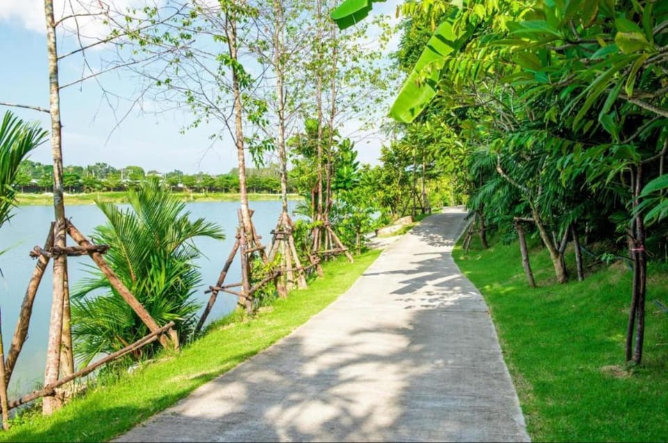 Chalong Miracle Lakeview Apartment in Chalong