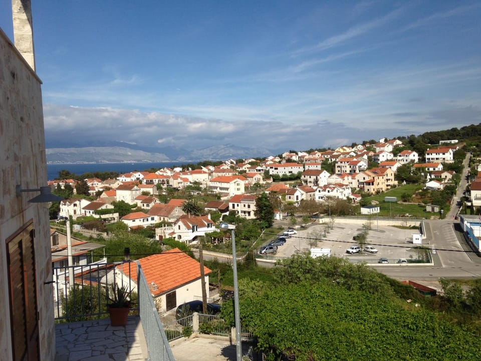 City view, Garden view, Landmark view, Sea view, Street view
