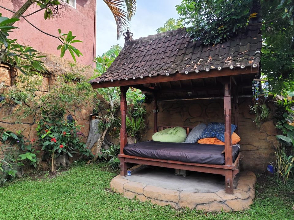 Day, Garden view