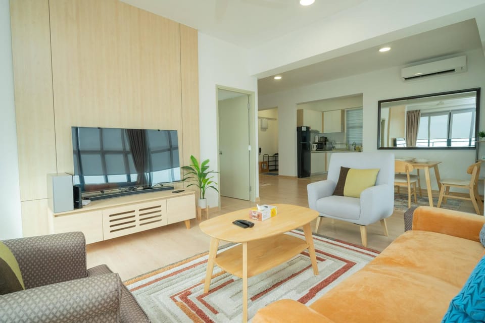 Communal lounge/ TV room, TV and multimedia, Kitchen or kitchenette, Living room, Seating area, Evening entertainment
