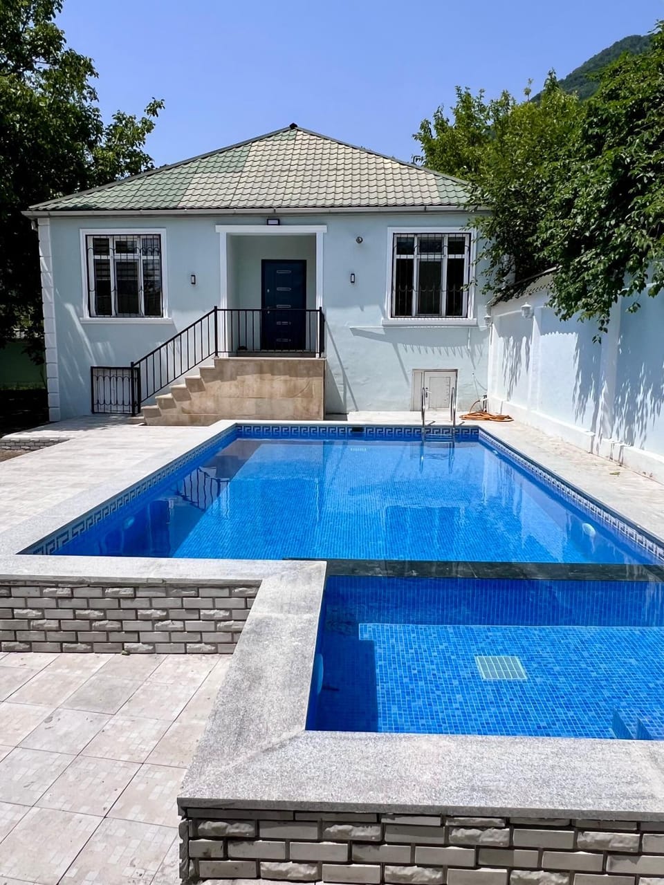 Property building, Swimming pool