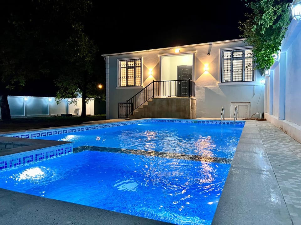 Swimming pool