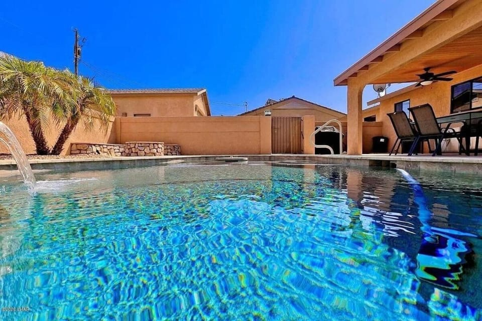 HavaRelaxing Stay Pool Spa 7minToBridge House in Lake Havasu City