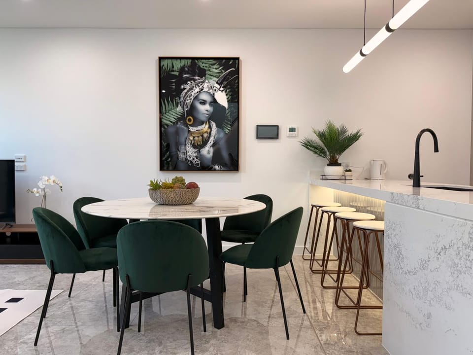 Living room, Dining area
