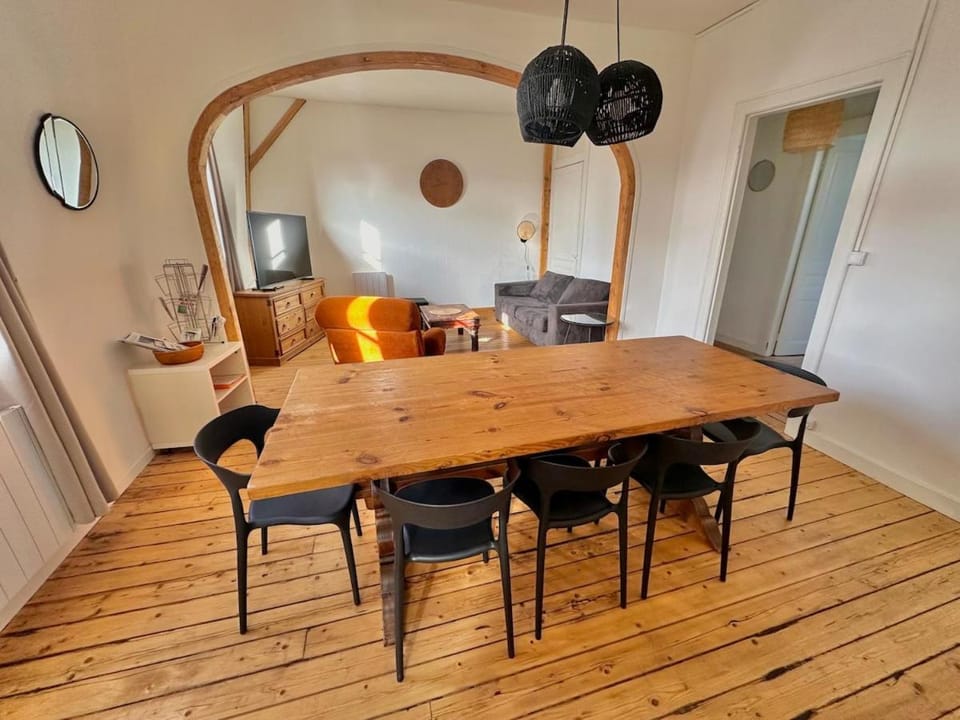 TV and multimedia, Living room, Dining area