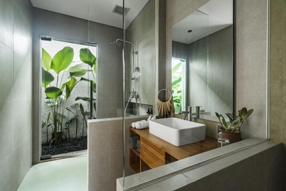 Shower, Bathroom, hair dryier, towels