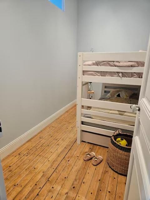 Bedroom, bunk bed