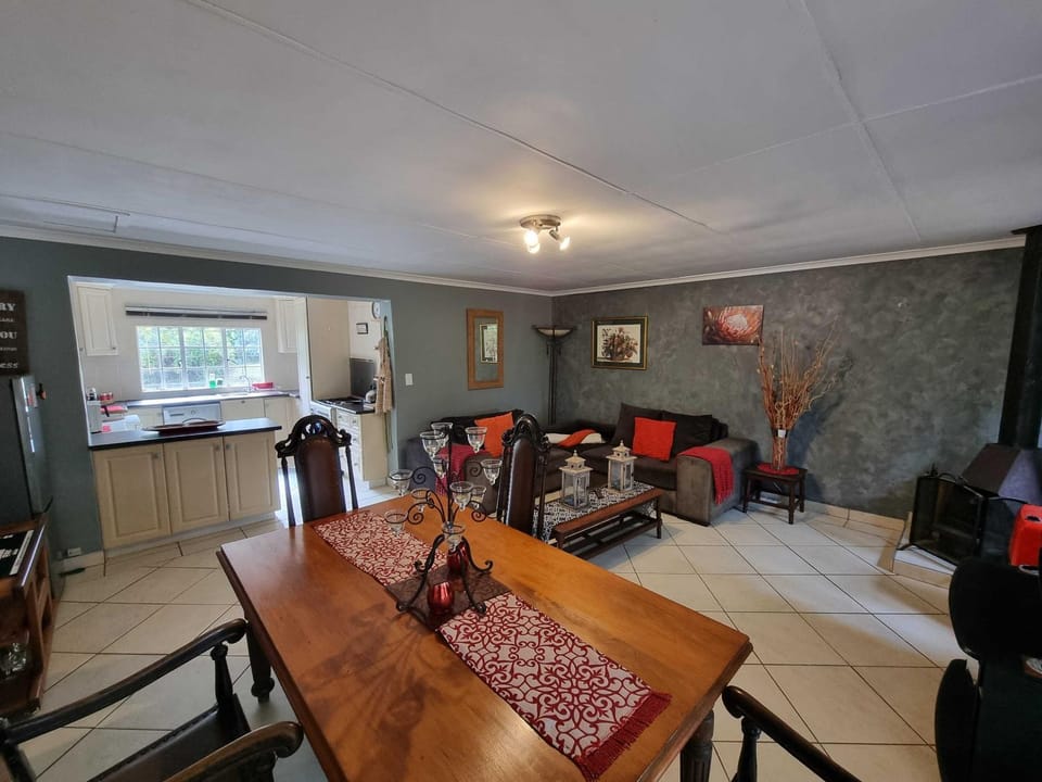 Living room, Dining area, kitchen