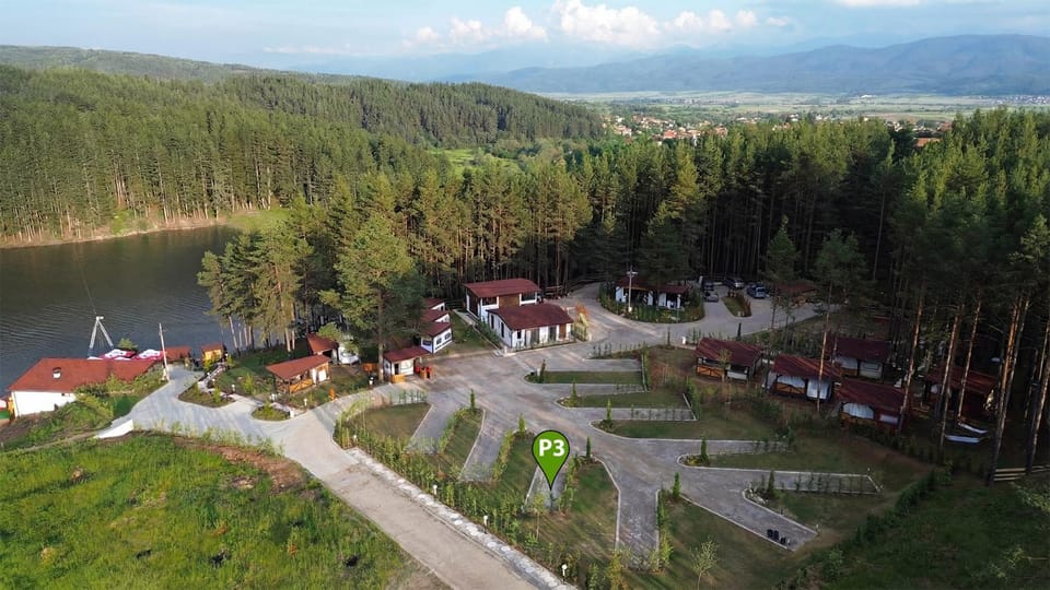 Къмпинг Alino Lake Campground/ 
RV Resort in Bulgaria