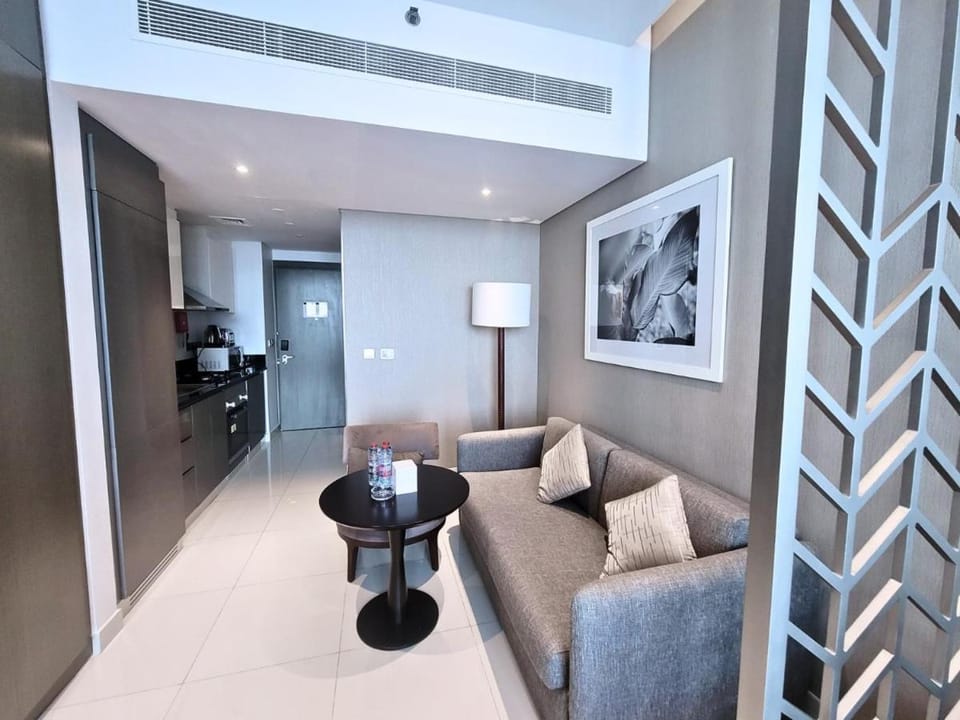 Blue Ocean Holiday Homes - Damac Maison Prive Apartment in Dubai
