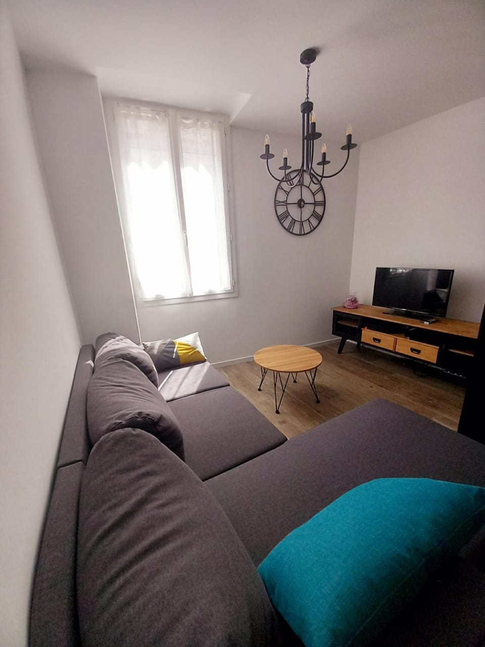 TV and multimedia, Living room, Seating area