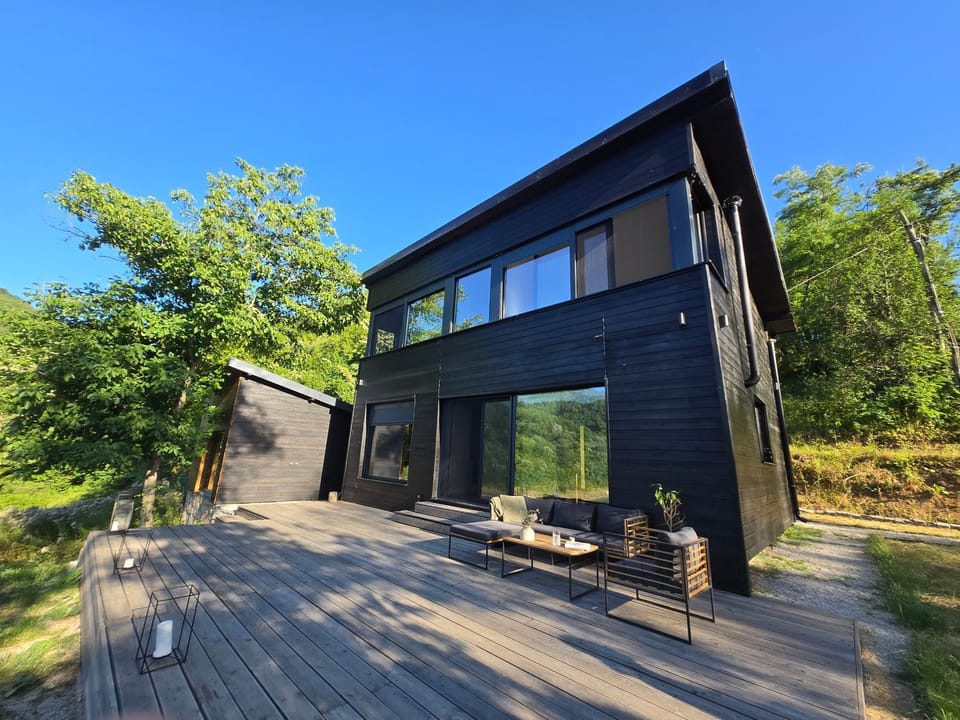 Blackberry Cabin lakeside escape Cabin in Serbia