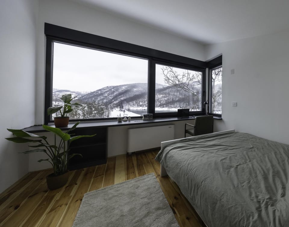 Photo of the whole room, Bedroom