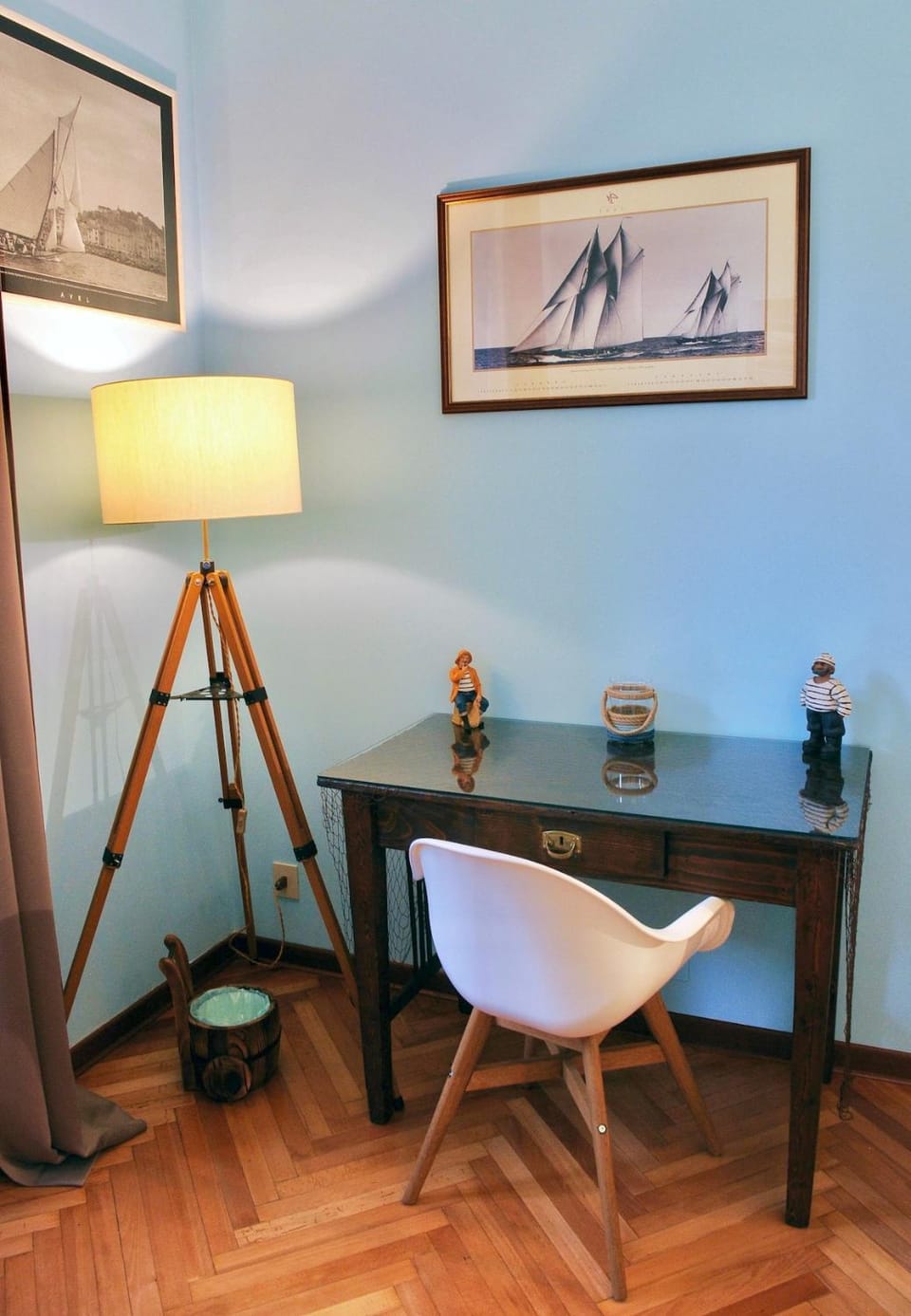 Seating area, Bedroom