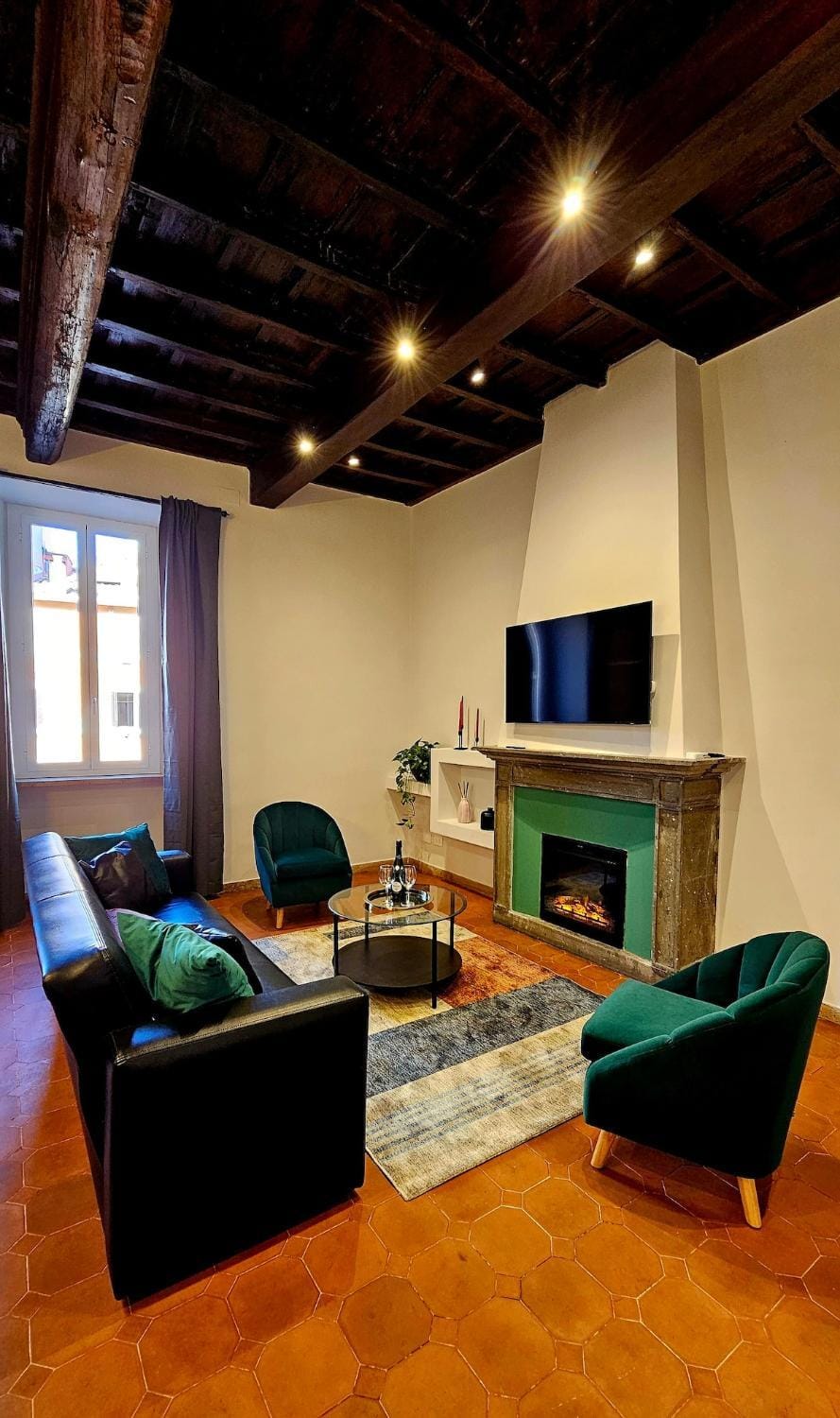 TV and multimedia, Living room, Seating area, Evening entertainment