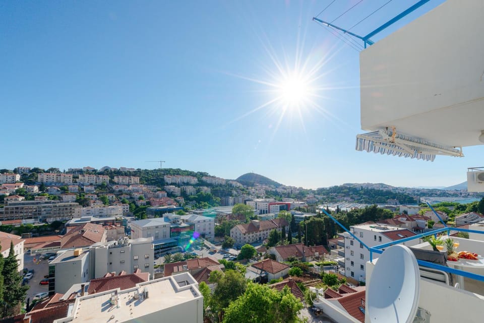 Neighbourhood, City view, Sea view