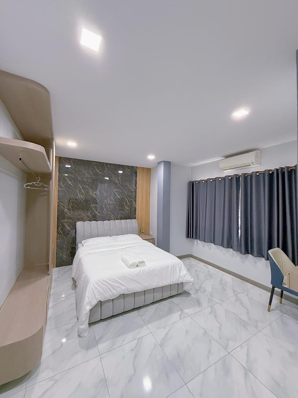 Bed, Photo of the whole room, Bedroom, towels, wardrobe, air conditioner