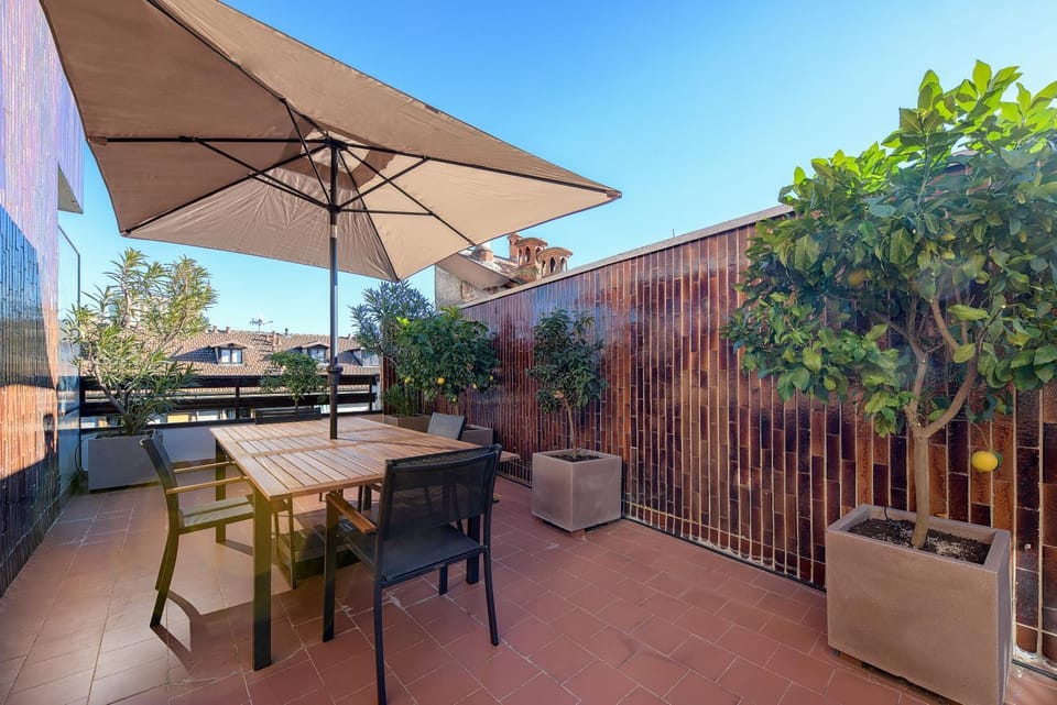 Day, View (from property/room), Balcony/Terrace, Balcony/Terrace, Dining area