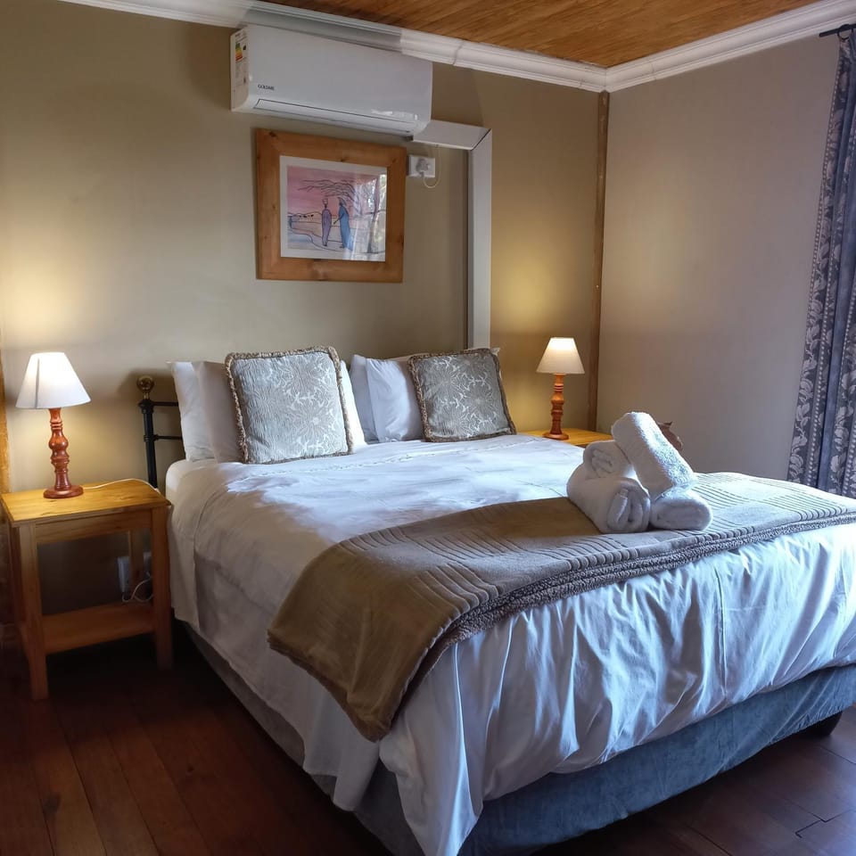 Bed, Bedroom, air conditioner