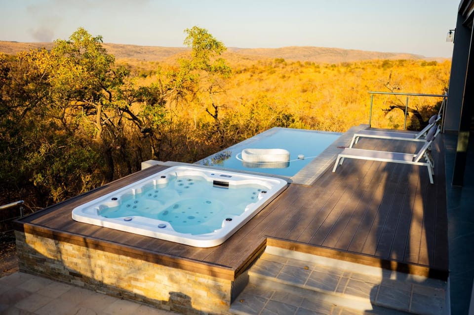 Natural landscape, Hot Tub, Swimming pool