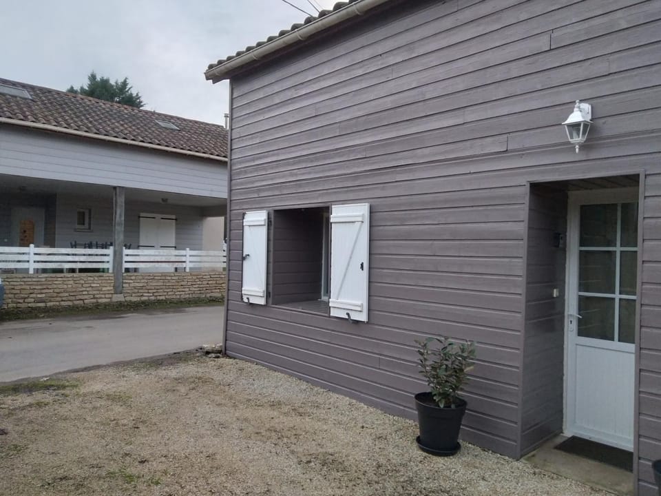Gîte à la campagne en pays mellois House in Nouvelle-Aquitaine