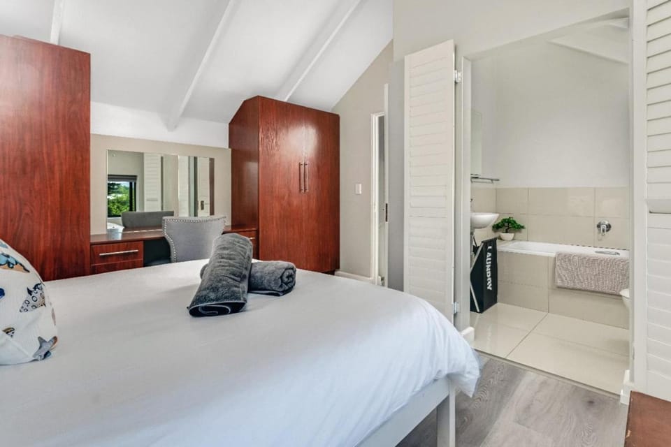 Tranquil Lagoon Loft Apartment in Knysna