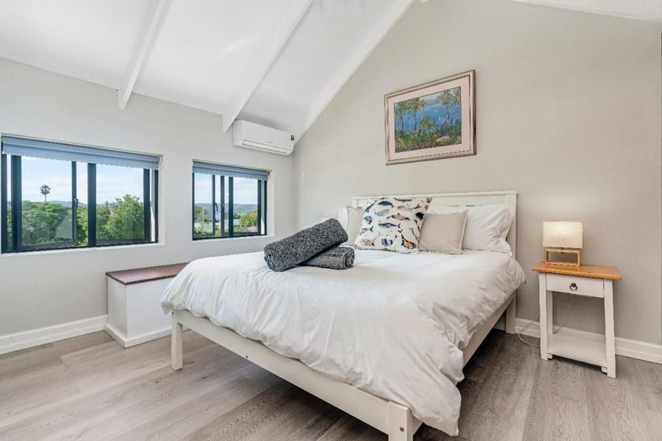 Tranquil Lagoon Loft Apartment in Knysna