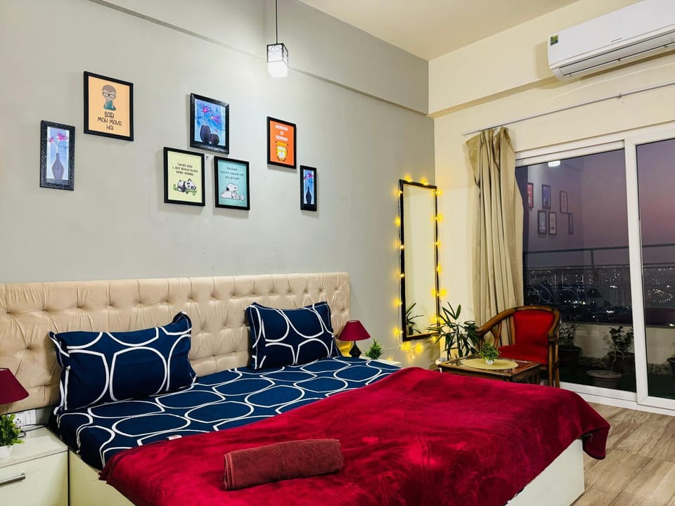 Bed, Photo of the whole room, Bedroom, air conditioner