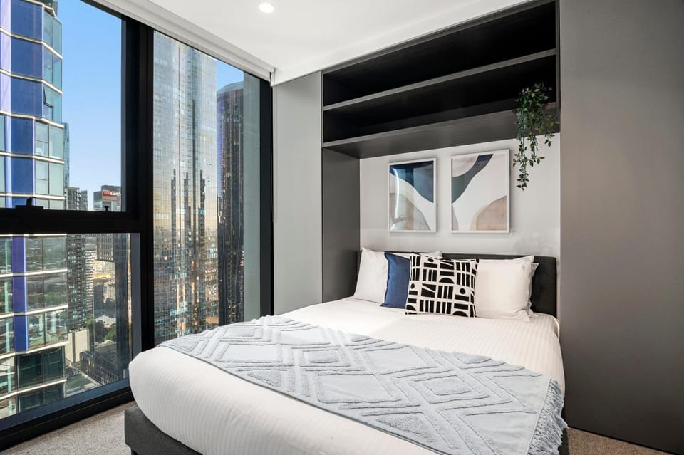Stunning 2BR Apartment in Melb CBD with Pool and Gym Apartment in Melbourne