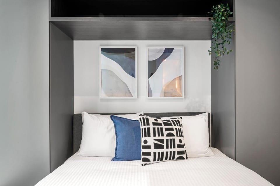 Stunning 2BR Apartment in Melb CBD with Pool and Gym Apartment in Melbourne