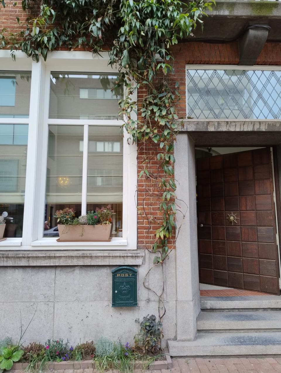 Facade/entrance