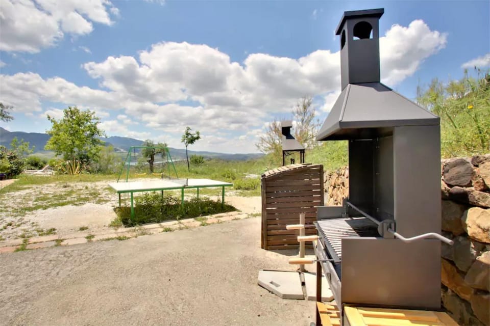 Day, Natural landscape, BBQ facilities, Mountain view