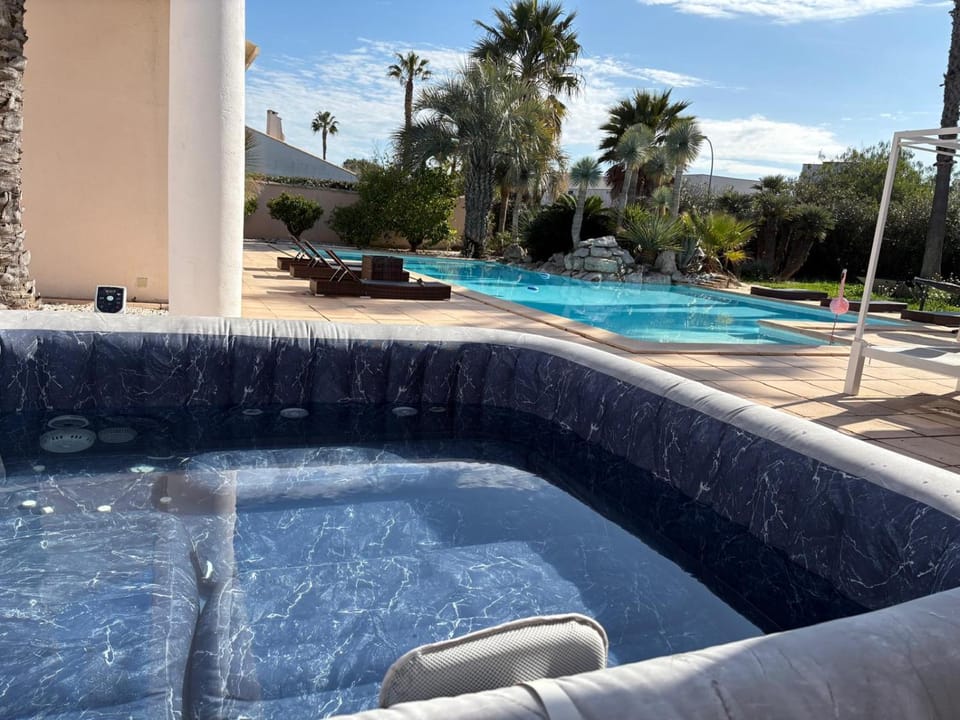 Rare Villa luxueuse 250 M2 proche plage Perols Villa in Mauguio