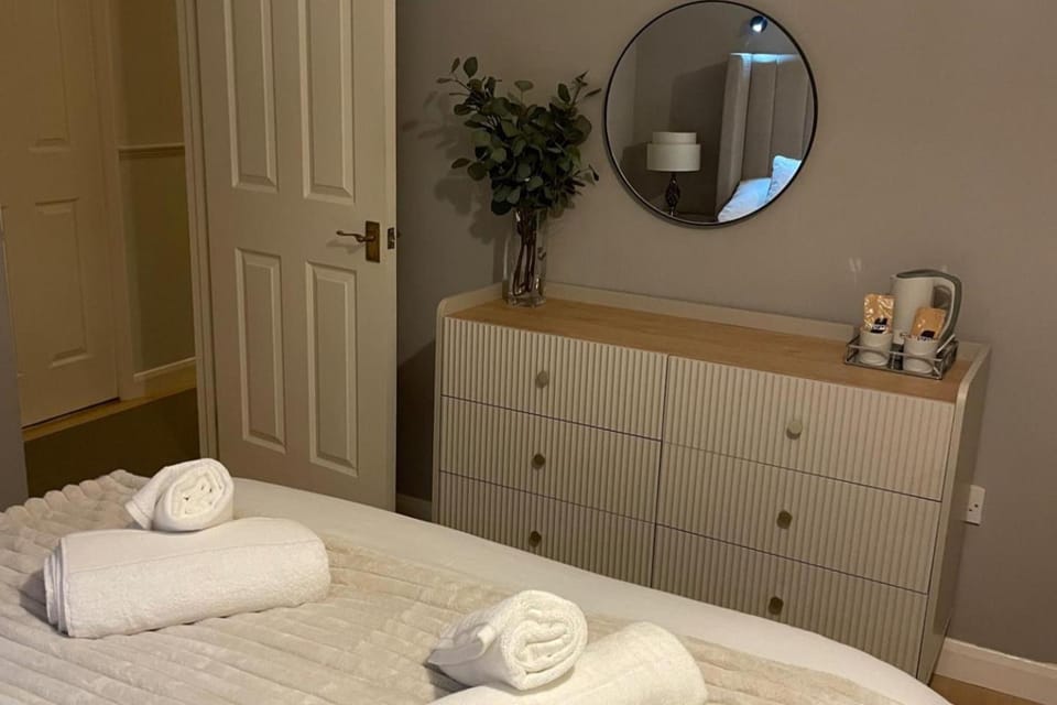 3-Bed Apart Sleeps 5 w Garden Parking & Pets Ok Apartment in Norwich