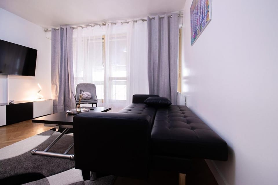 Living room, Photo of the whole room, Seating area