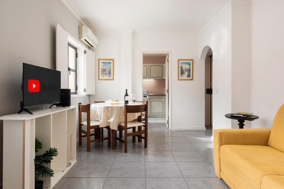 TV and multimedia, Living room, Dining area, air conditioner