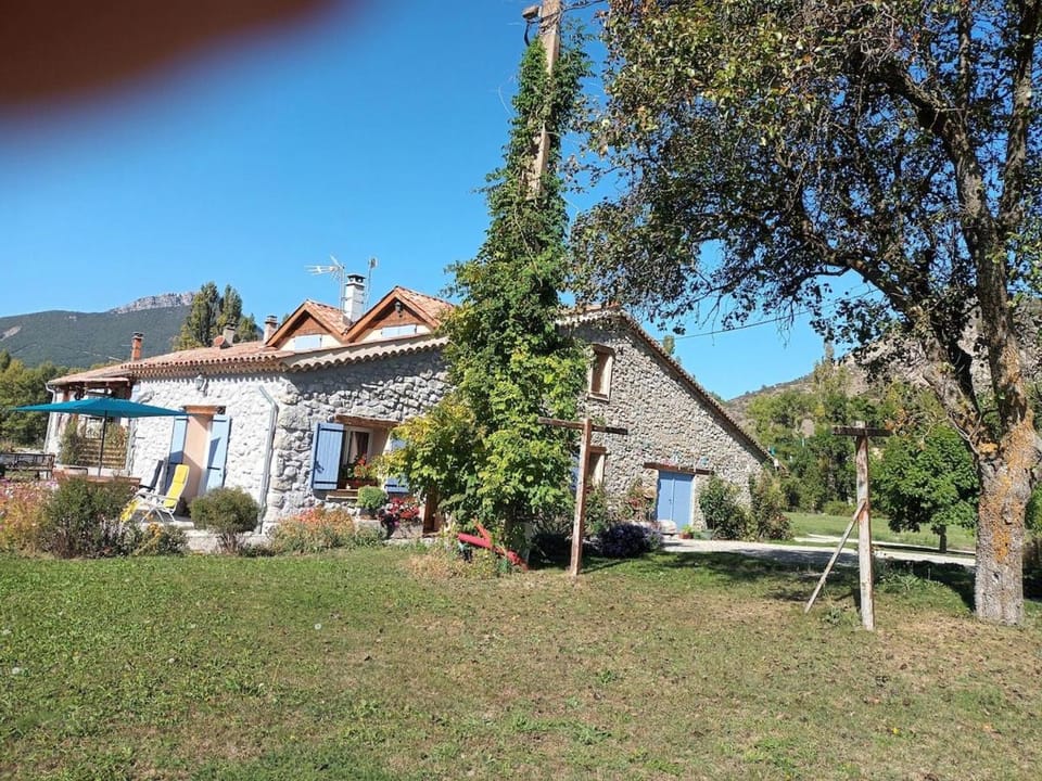 Renovated farm, ferme rénovée House in Provence-Alpes-Côte d'Azur