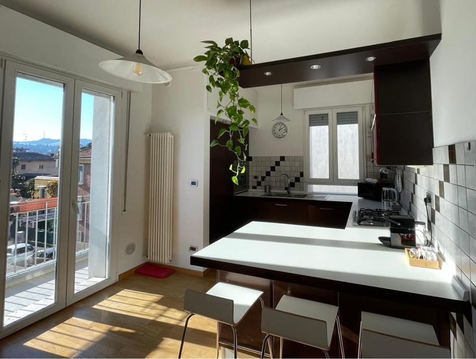 View (from property/room), Balcony/Terrace, Kitchen or kitchenette, Living room, Seating area, Dining area