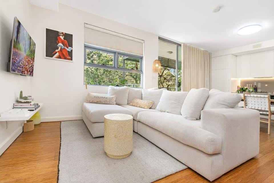 Urban Oasis in Waterloo With Private Balcony Apartment in Sydney