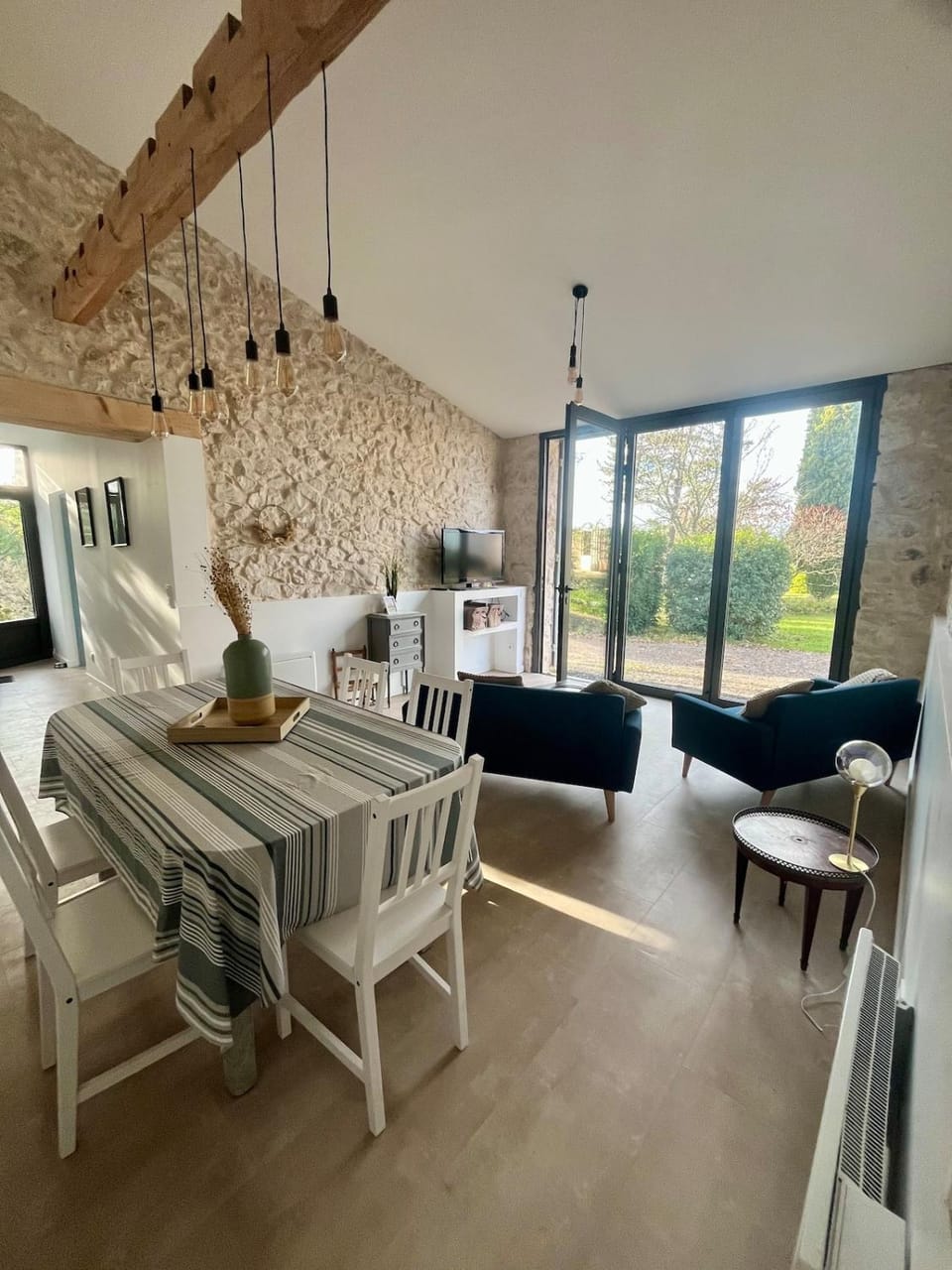 Ecrin de paradis Pujols HAUT Piscine-VUE House in Villeneuve-sur-Lot