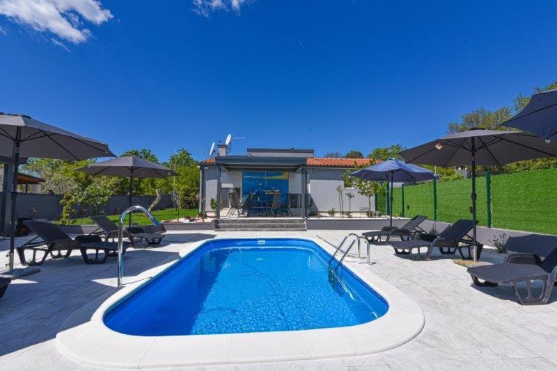Pool view, Swimming pool, Swimming pool