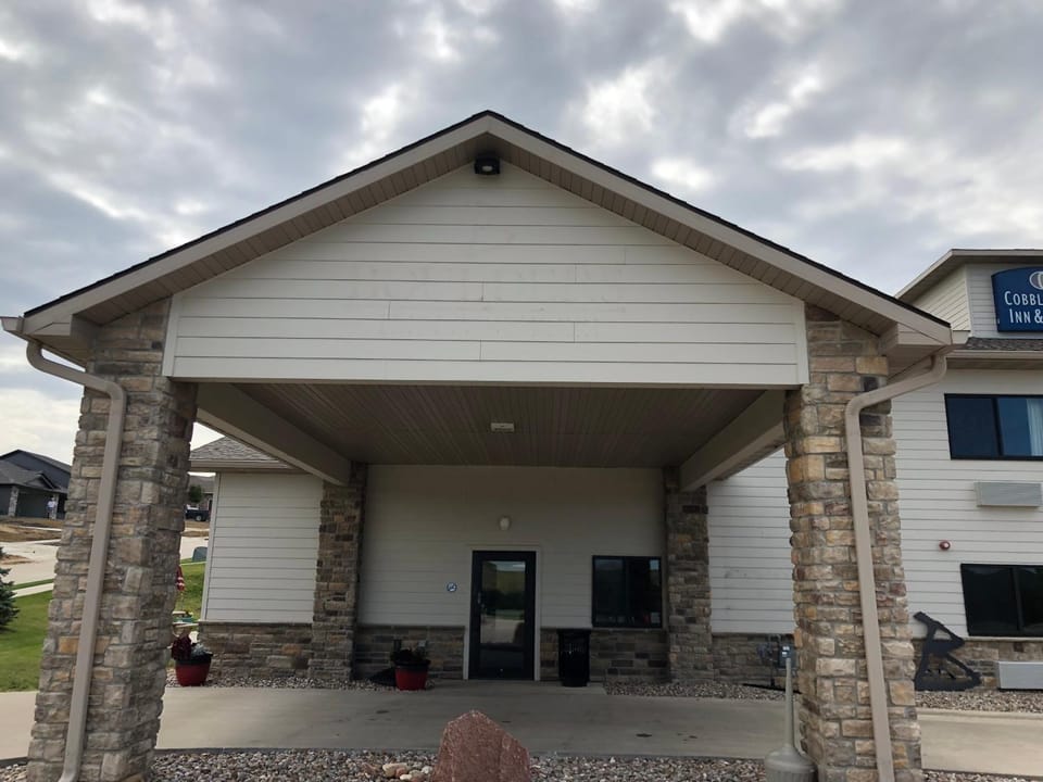 Facade/entrance