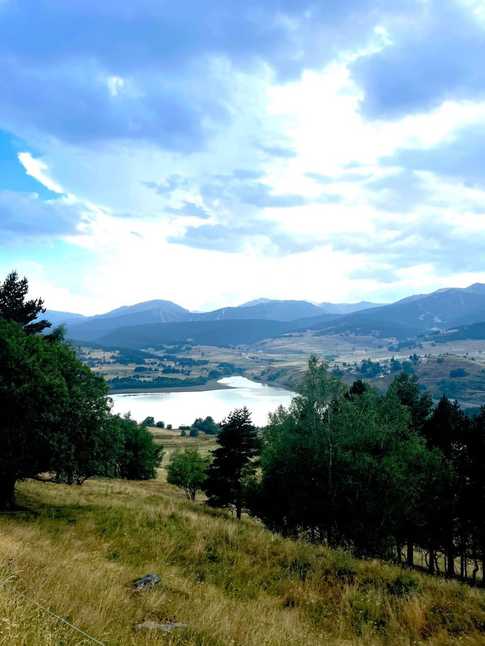 La bergerie cosy avec vue sur lac et montagnes House in Occitanie