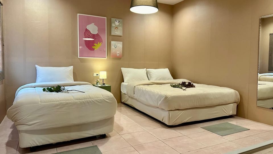 Bed, Photo of the whole room