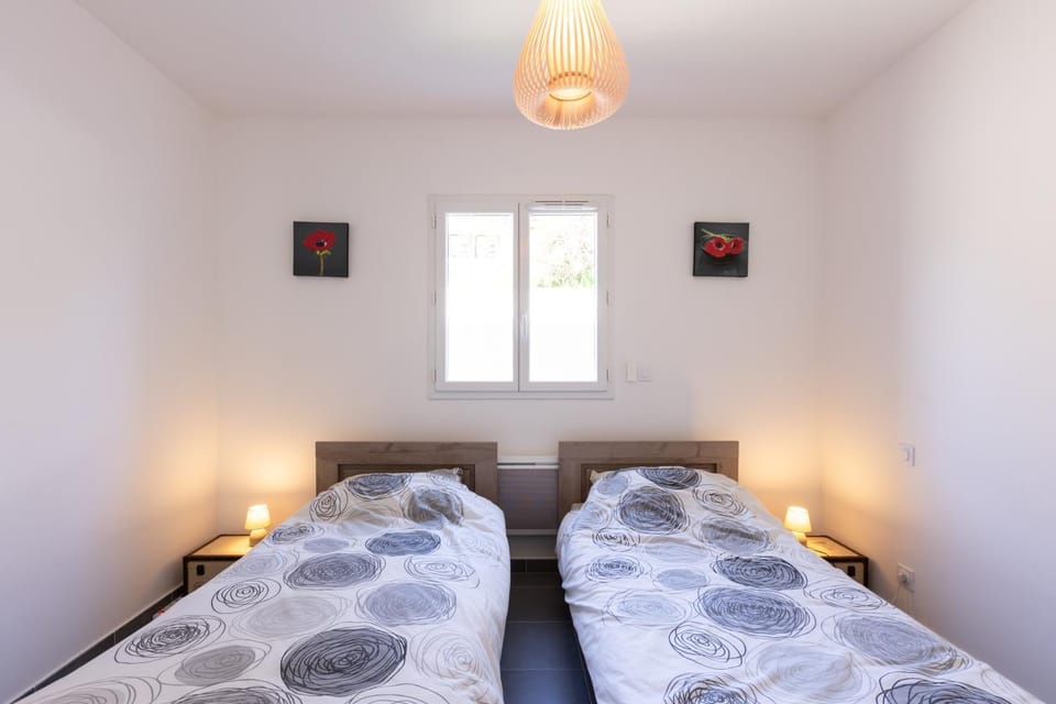 Property building, Living room, Bedroom