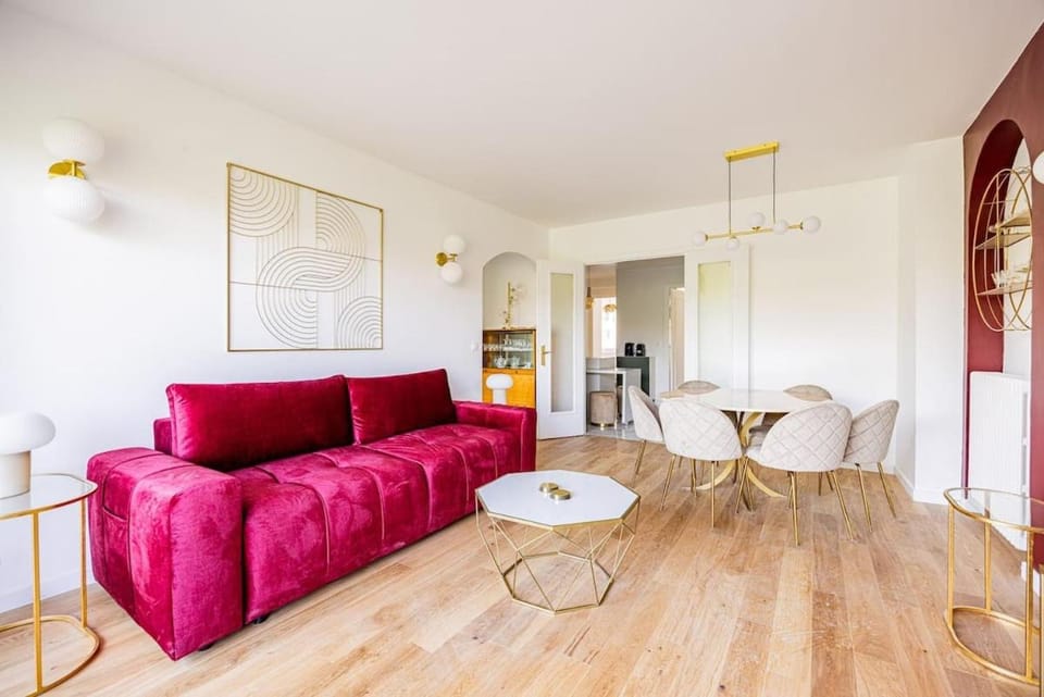 3 Bedroom Apartment #3SDB#Champ de Mars# Eiffel Tower Apartment in Paris
