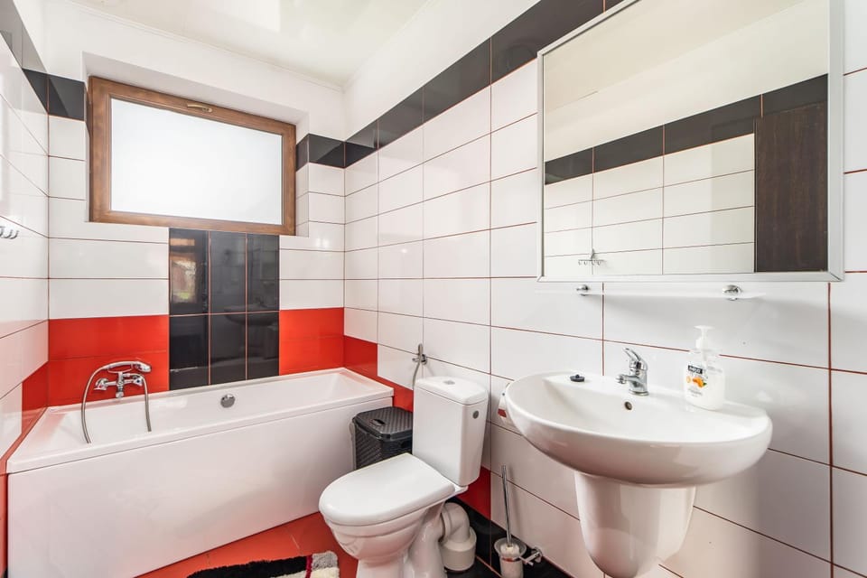 Shower, Toilet, Bathroom, Bedroom, Bath