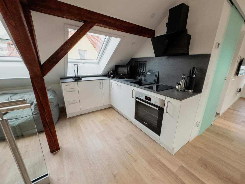 Kitchen or kitchenette, Dining area, dishwasher, oven, stove, toaster
